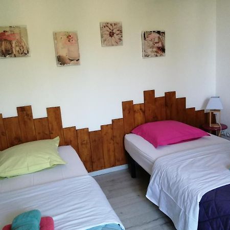Les Dauphins Apartment Saint-Romain-de-Jalionas Ngoại thất bức ảnh