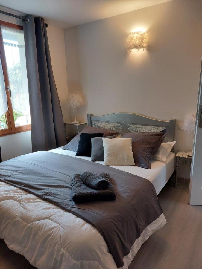 Les Dauphins Apartment Saint-Romain-de-Jalionas Ngoại thất bức ảnh