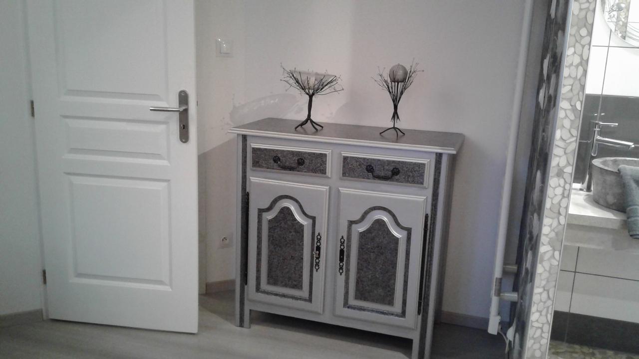Les Dauphins Apartment Saint-Romain-de-Jalionas Ngoại thất bức ảnh