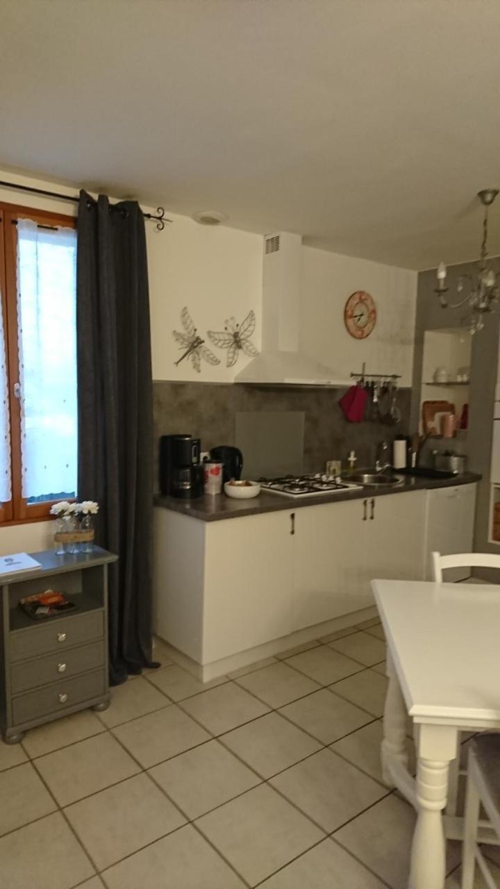 Les Dauphins Apartment Saint-Romain-de-Jalionas Ngoại thất bức ảnh