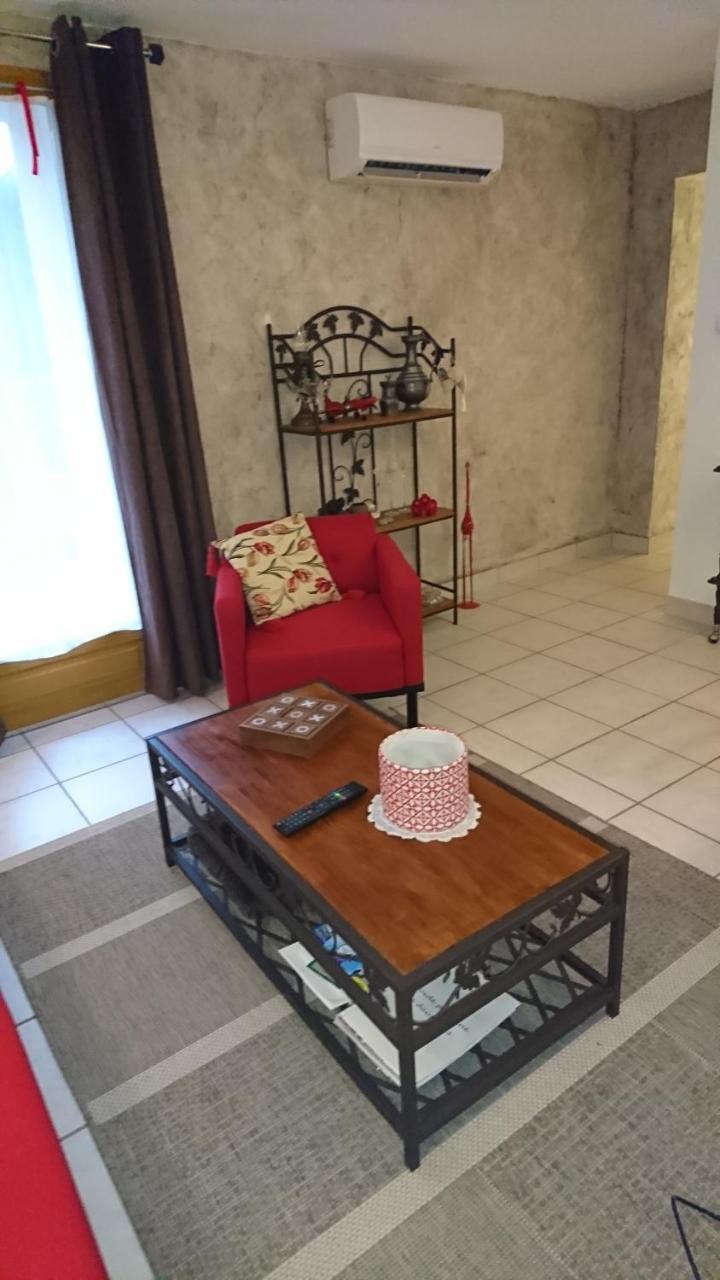 Les Dauphins Apartment Saint-Romain-de-Jalionas Ngoại thất bức ảnh